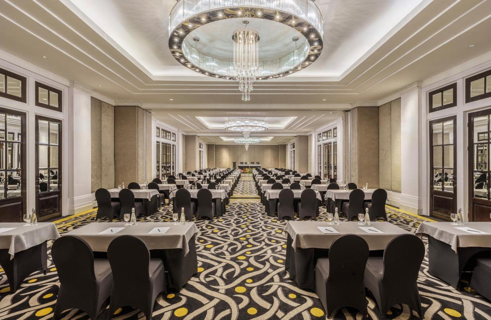 Hotel Ciputra World Surabaya Managed By Swiss-Belhotel International Kültér fotó