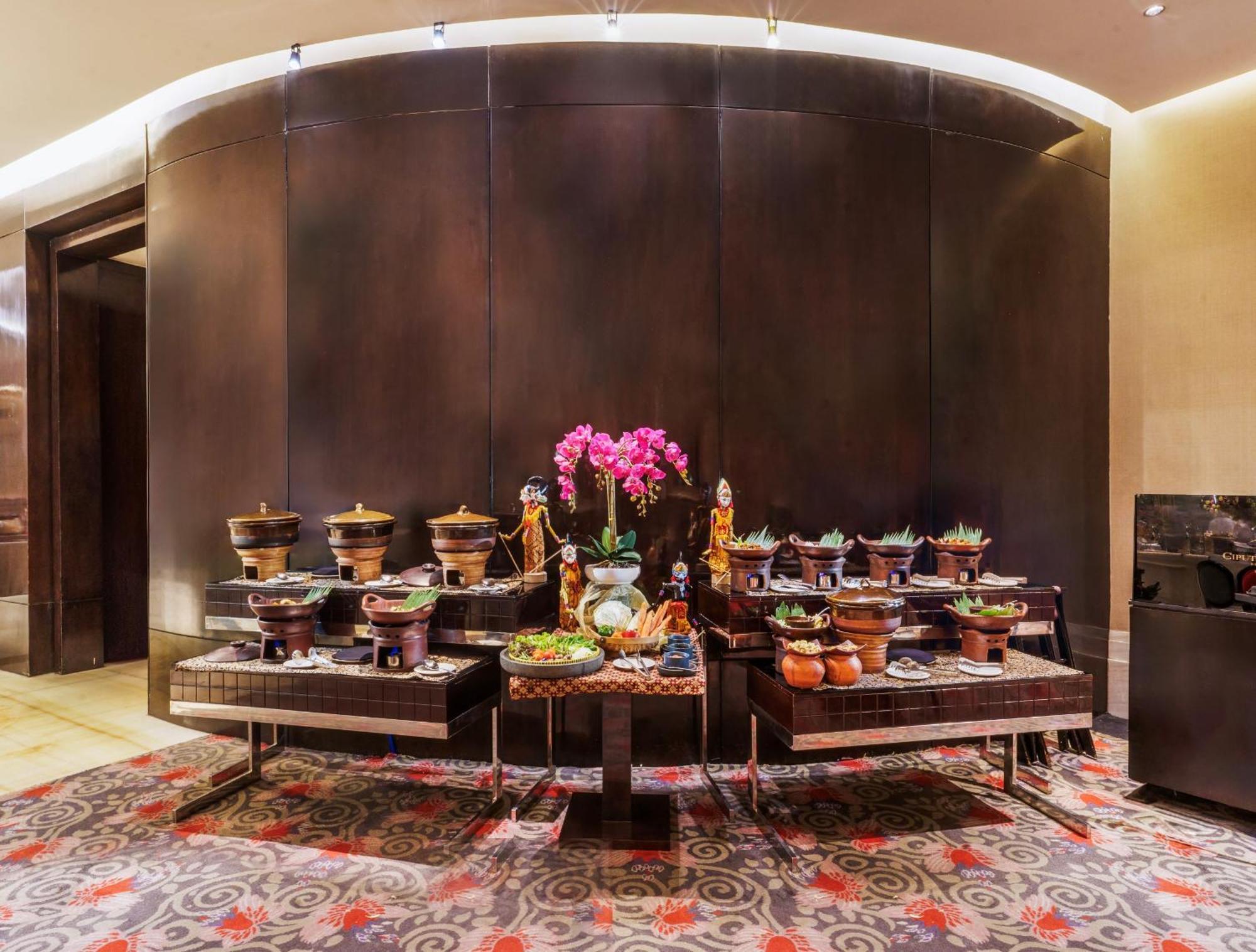 Hotel Ciputra World Surabaya Managed By Swiss-Belhotel International Kültér fotó