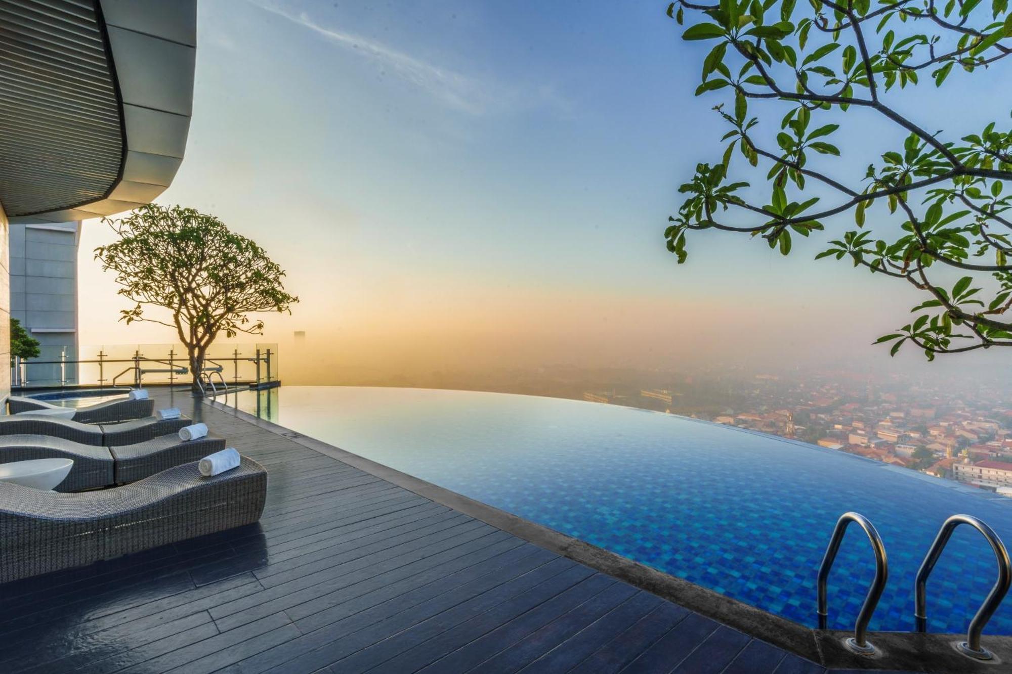 Hotel Ciputra World Surabaya Managed By Swiss-Belhotel International Kültér fotó