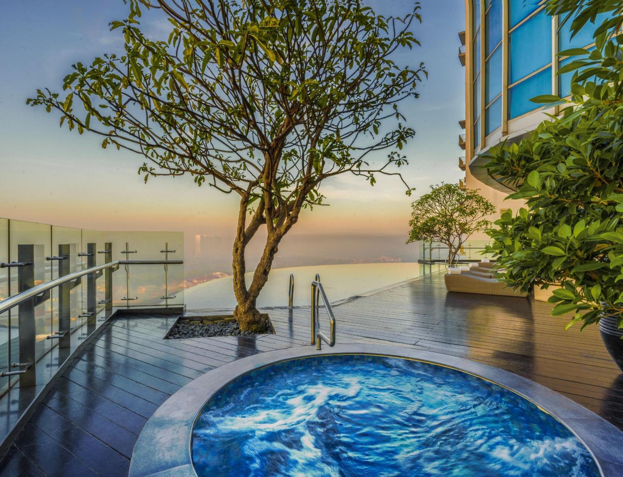 Hotel Ciputra World Surabaya Managed By Swiss-Belhotel International Kültér fotó